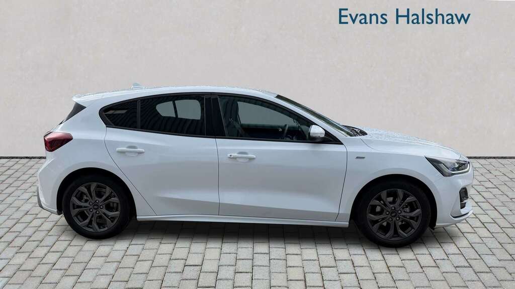 Ford Focus 1.0 Ecoboost Hybrid Mhev St-line 2025 SC75CYE White #3