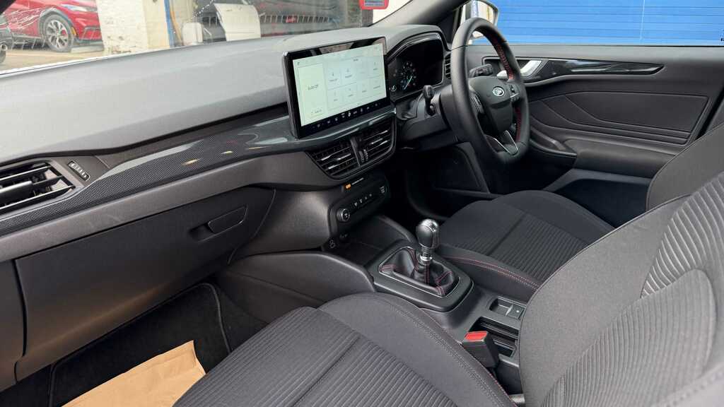 Ford Focus 1.0 Ecoboost Hybrid Mhev St-line 2025 SC75CYE White #5