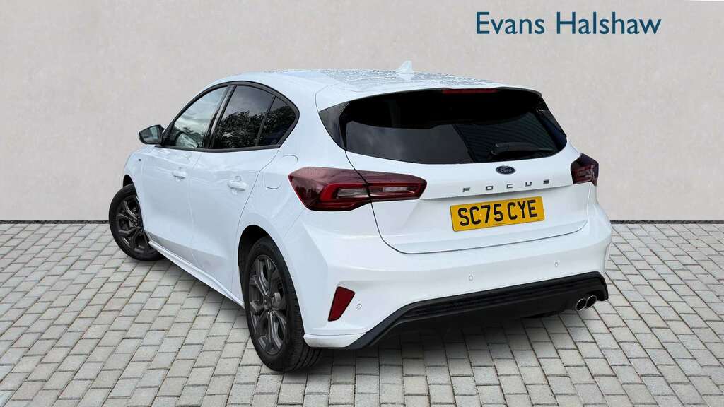 Ford Focus 1.0 Ecoboost Hybrid Mhev St-line 2025 SC75CYE White #2