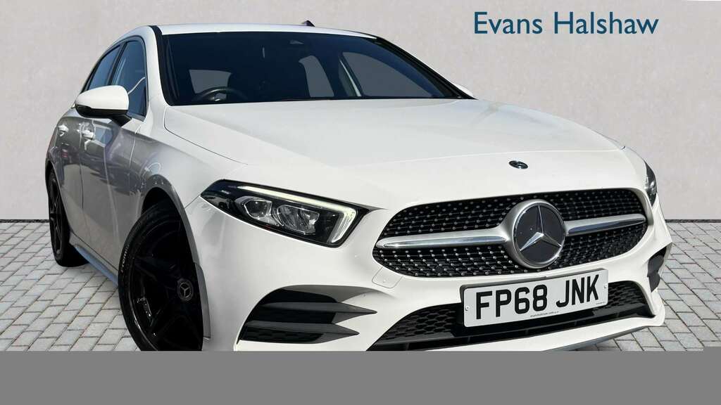 Mercedes-Benz A Class A200 Amg Line 2018 FP68JNK White