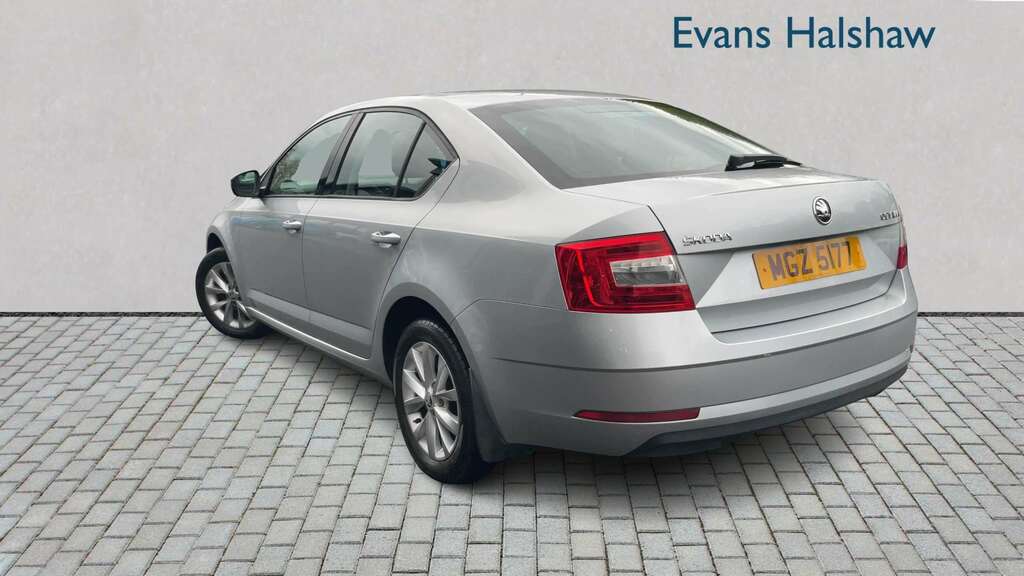 Skoda Octavia 1.6 Tdi Cr S 2019 Silver #2