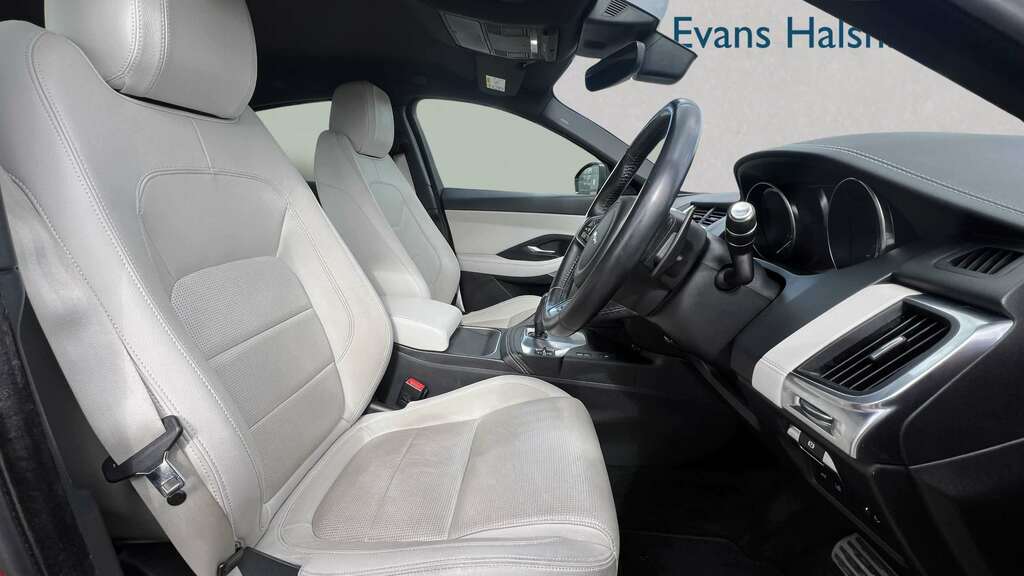 Jaguar E-Pace 2.0 200 R-dynamic S 2019 J19RFH Red #3