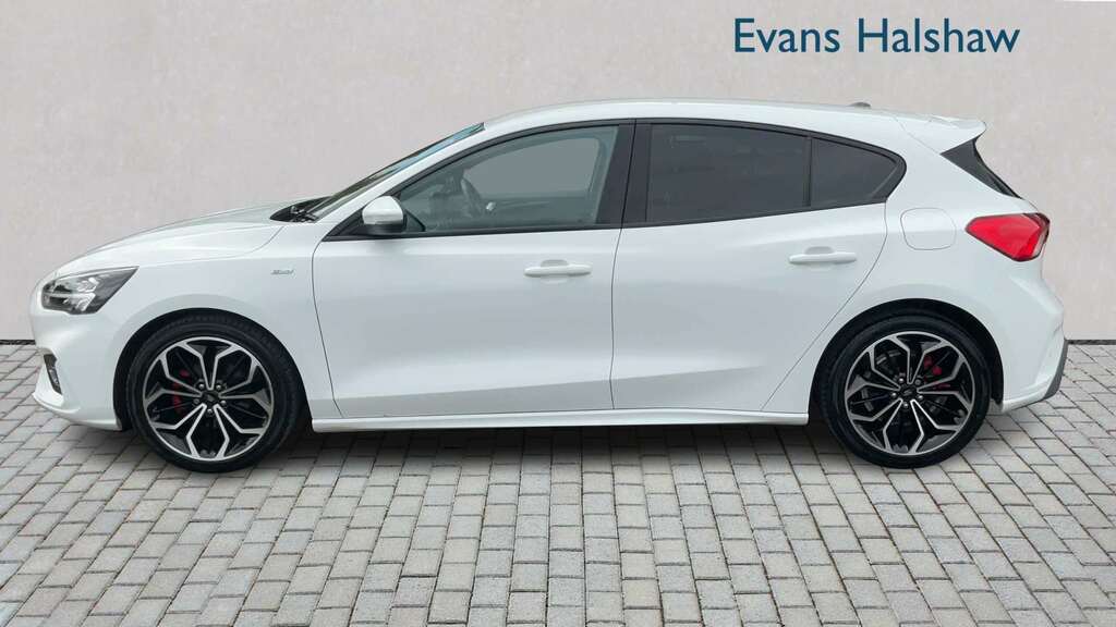 Ford Focus 1.0 Ecoboost Hybrid Mhev 155 St-line X Edition WR70NZC White #3