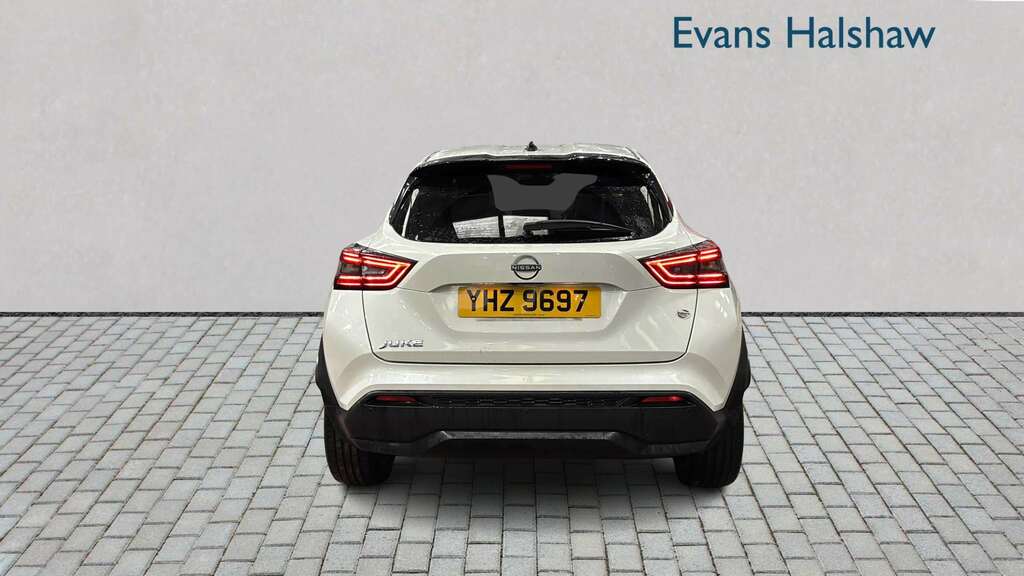 Nissan Juke 1.0 Dig-t 114 Tekna 2023 YHZ9697 White #4