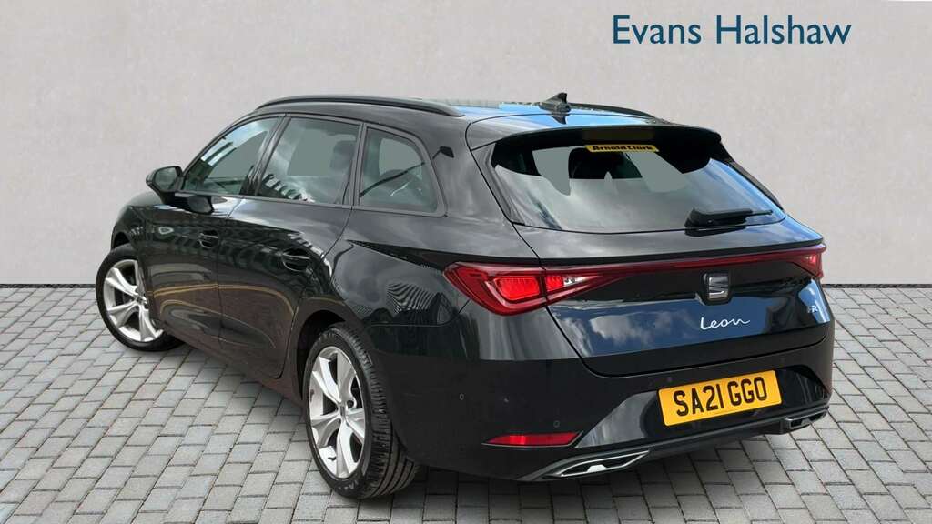 Seat Leon 1.5 Tsi Evo Fr 2021 SA21GGO Black #2