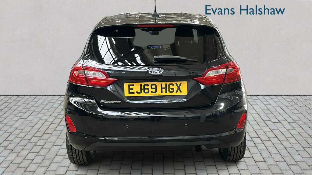 Ford Fiesta 1.0 Ecoboost 125 Titanium 2019 EJ69HGX Black #4