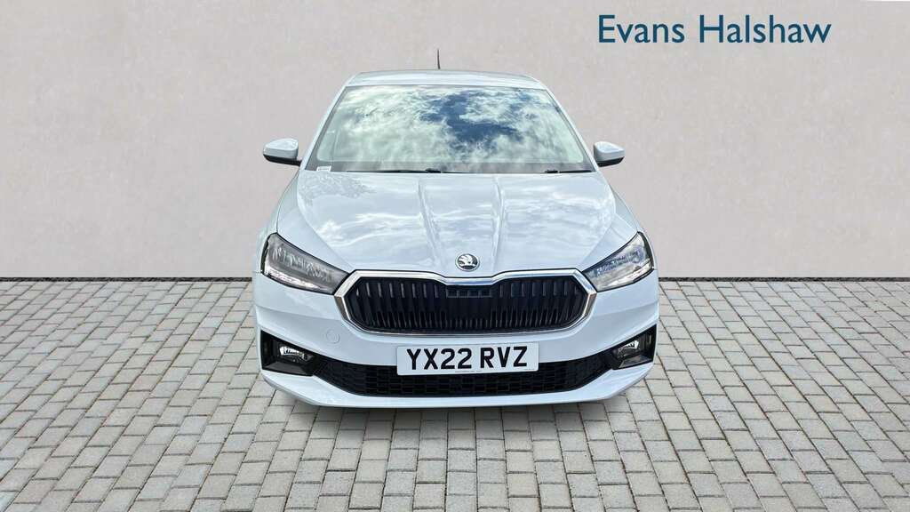 Skoda Fabia 1.0 Tsi 110 Se Comfort 2022 YX22RVZ White #2