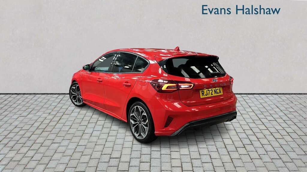 Ford Focus 1.5 Ecoblue St-line Vignale 2022 RJ72NCA Red #2