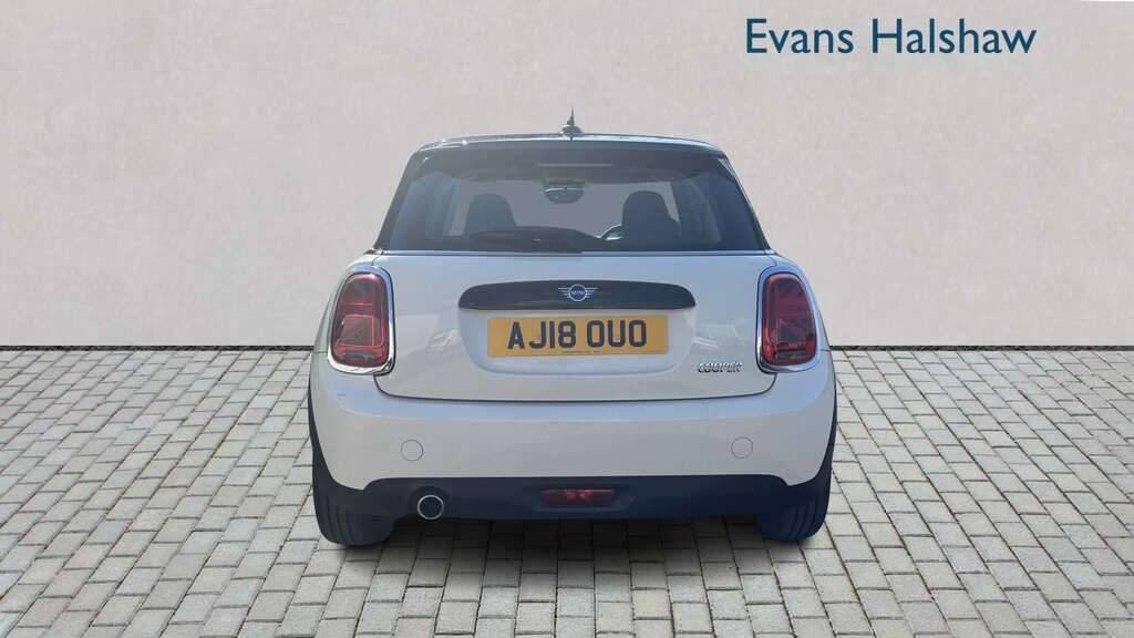 Mini Hatch 1.5 Cooper II 2018 AJ18OUO White #4