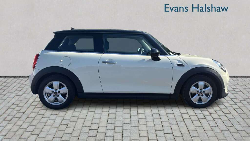 Mini Hatch 1.5 Cooper II 2018 AJ18OUO White #2