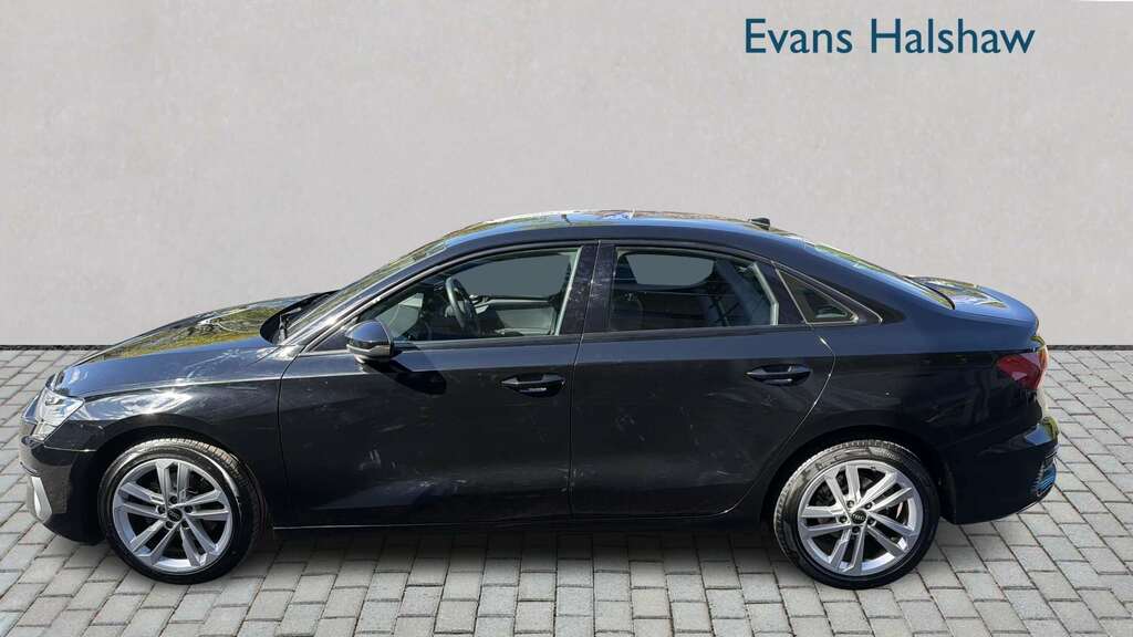 Audi A3 30 Tfsi Sport 2022 MT22ZLV Black #3