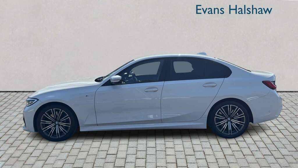 BMW 3 Series 330I M Sport Step 2019 YC69RBY White #3