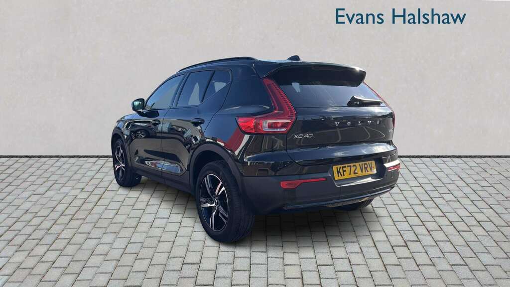 Volvo XC40 2.0 B4p Plus Dark Awd 2022 KF72VRV Black #3