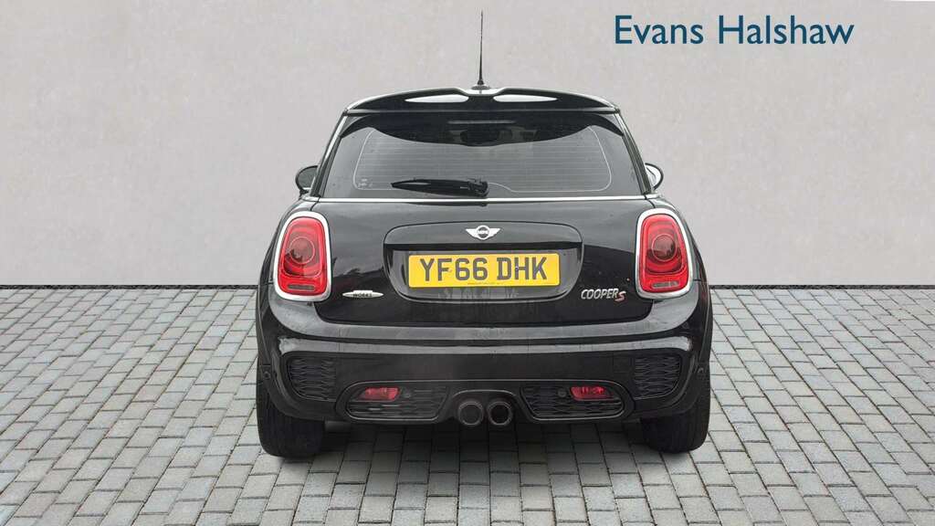 Mini Hatch 2.0 Cooper S Works 210 2016 YF66DHK Black #3