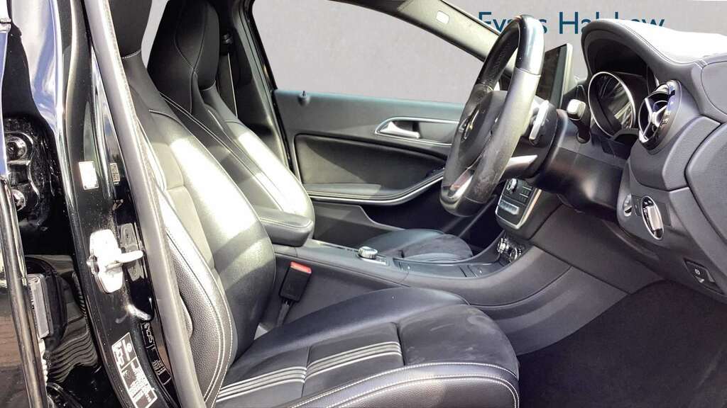 Mercedes-Benz A Class A200 Whiteart 2017 OV67BTU Black #3
