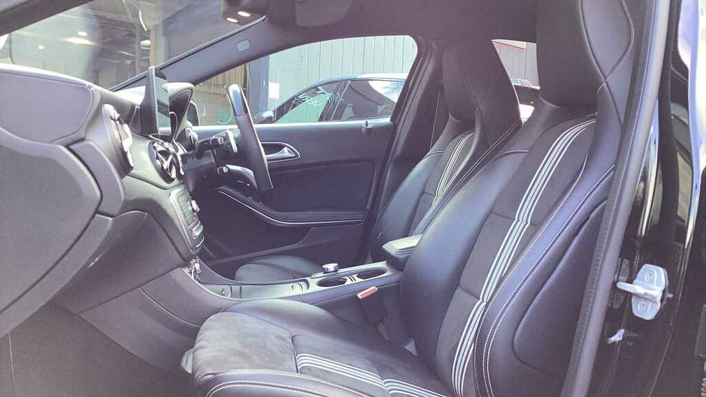 Mercedes-Benz A Class A200 Whiteart 2017 OV67BTU Black #6