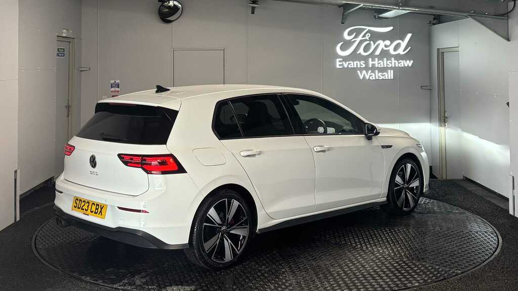 Volkswagen Golf 2.0 Tdi 200 Gtd Dsg 2023 SD23CBX White #4