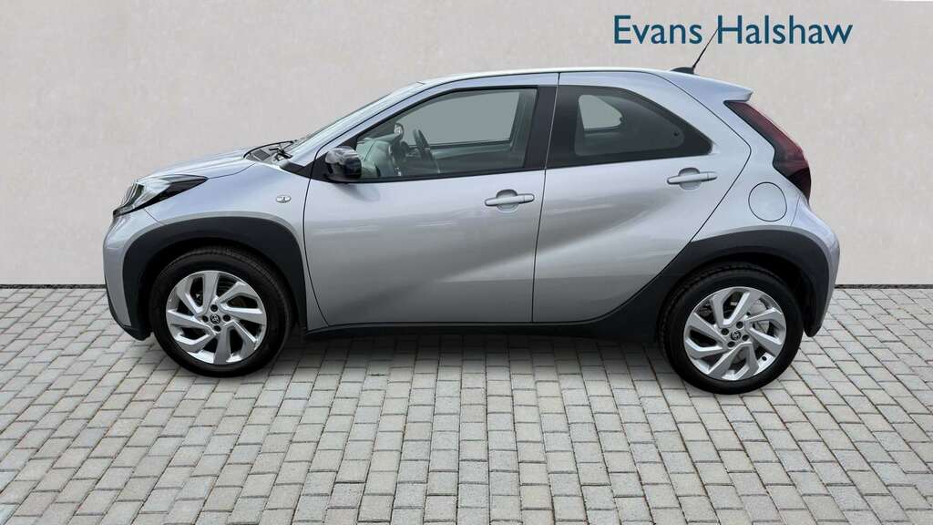 Toyota Aygo X 1.0 Vvt-i Pure 2023 KW73HRK Silver #3