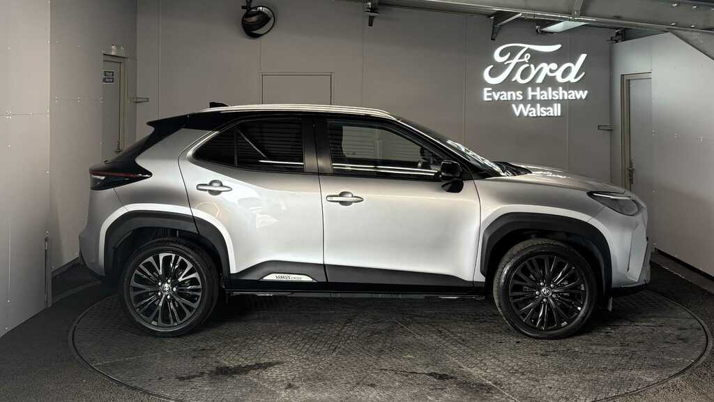 Toyota Yaris Cross 1.5 Hybrid Dynamic Cvt 2022 Silver #4
