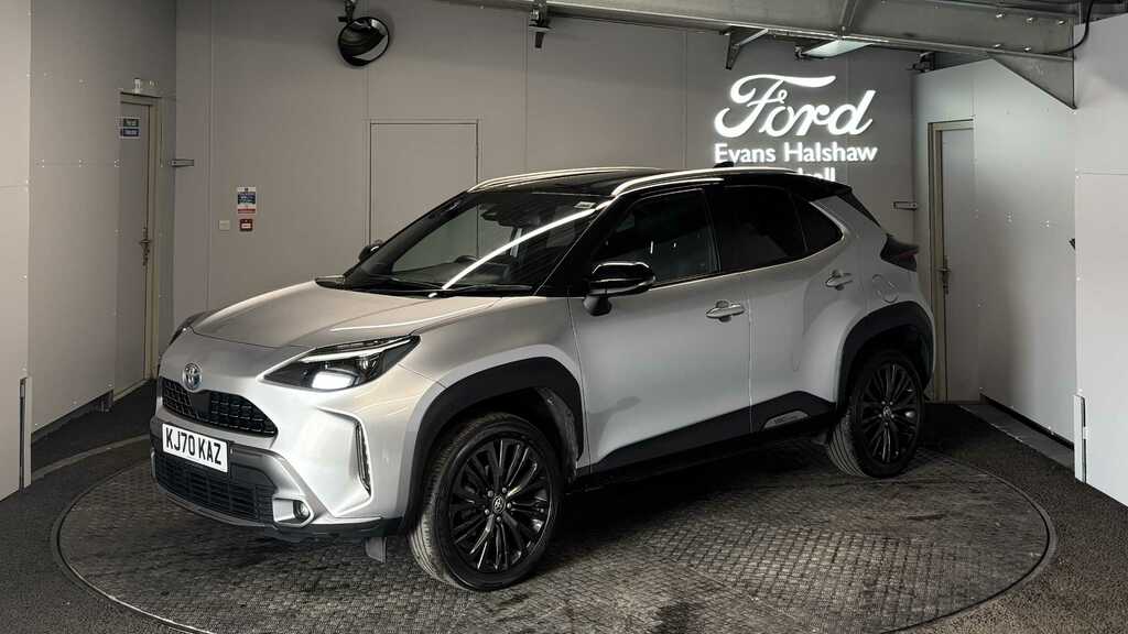 Toyota Yaris Cross 1.5 Hybrid Dynamic Cvt 2022 Silver #3