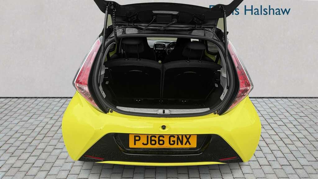 Toyota Aygo 1.0 Vvt-i X-cite 3 2016 PJ66GNX Yellow #5