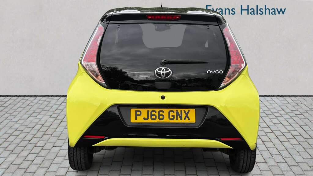 Toyota Aygo 1.0 Vvt-i X-cite 3 2016 PJ66GNX Yellow #3