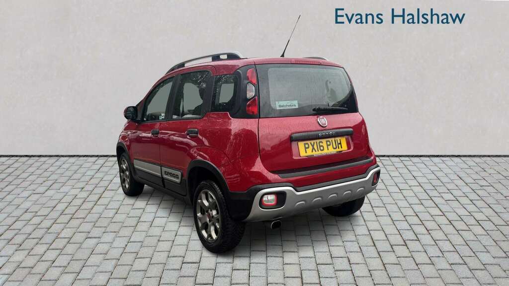 Fiat Panda 0.9 Twinair 90 Cross 4X4 2016 PX16PUH Red #4