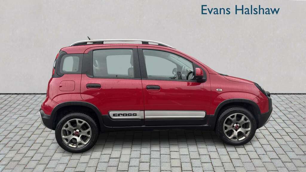 Fiat Panda 0.9 Twinair 90 Cross 4X4 2016 PX16PUH Red #2