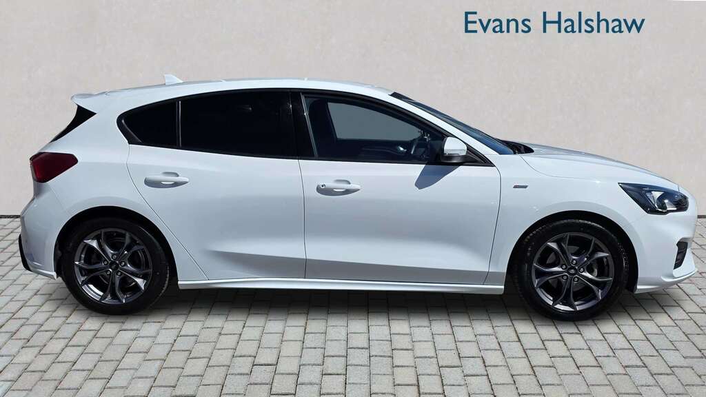Ford Focus 1.0 Ecoboost 125 St-line 2019 ML19VBF White #2