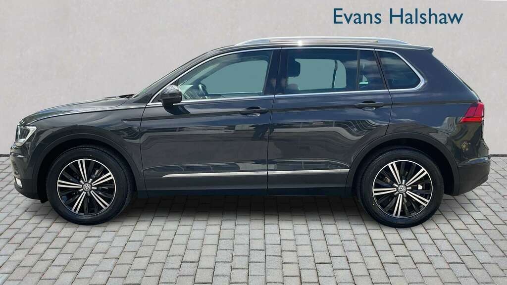 Volkswagen Tiguan 2.0 Tdi 150 Se Nav 2017 VE66XOH Grey #3