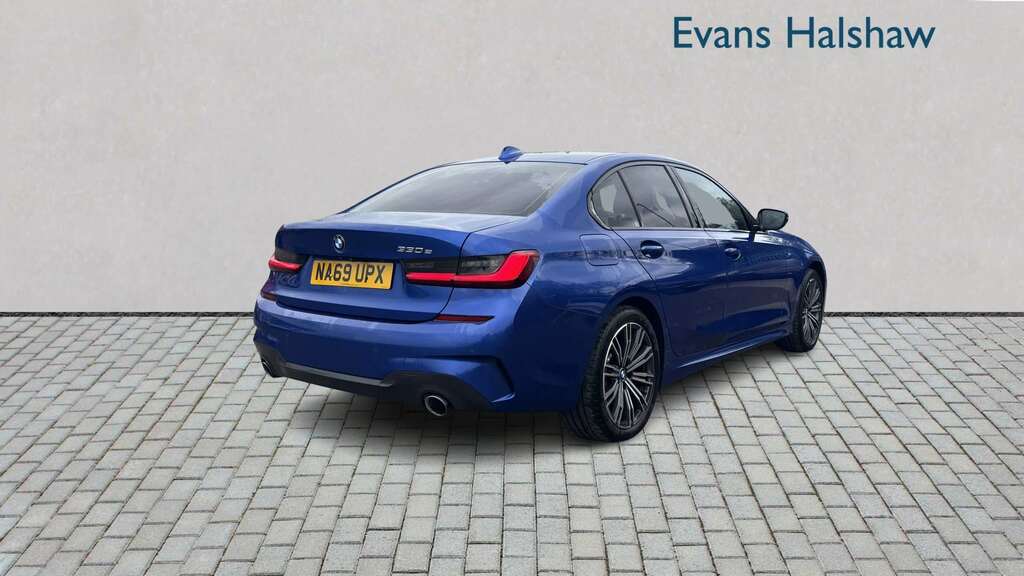 BMW 3 Series 330E M Sport 2019 NA69UPX Blue #3