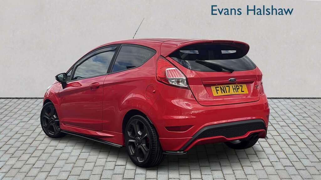 Ford Fiesta 1.6 Ecoboost St-3 2017 FN17HPZ Red #2