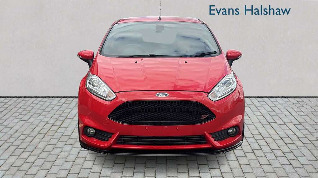 Ford Fiesta 1.6 Ecoboost St-3 2017 FN17HPZ Red #4