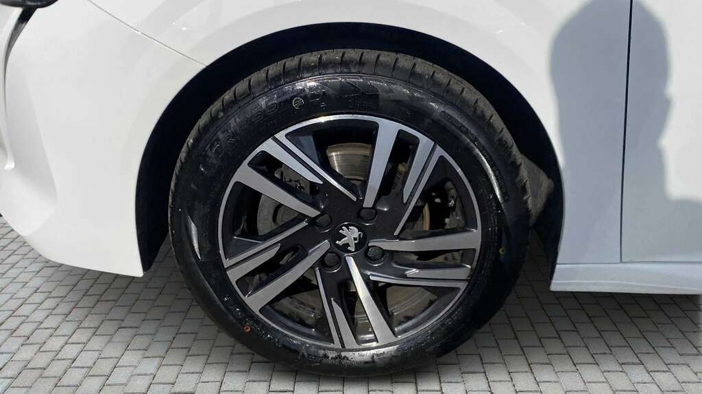 Peugeot 208 1.2 Puretech 100 Allure Premium Eat8 2023 BK23XKG White #5