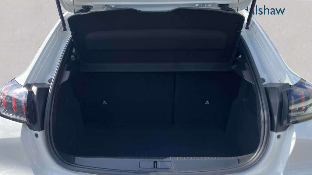 Peugeot 208 1.2 Puretech 100 Allure Premium Eat8 2023 BK23XKG White #6