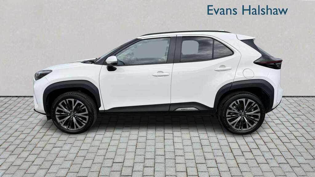 Toyota Yaris Cross 1.5 Hybrid Excel Cvt 2023 BL23NDE White #3