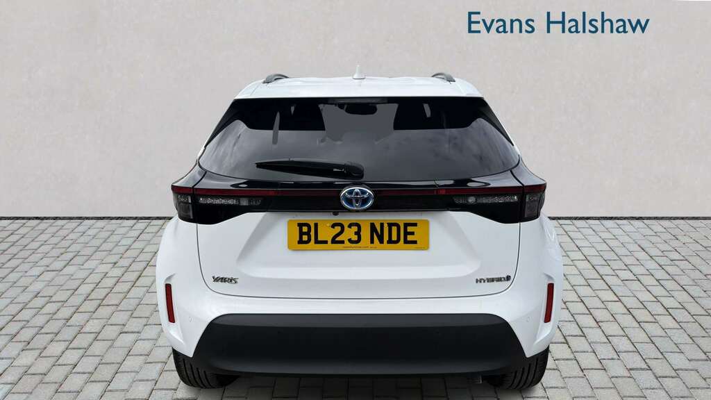 Toyota Yaris Cross 1.5 Hybrid Excel Cvt 2023 BL23NDE White #5