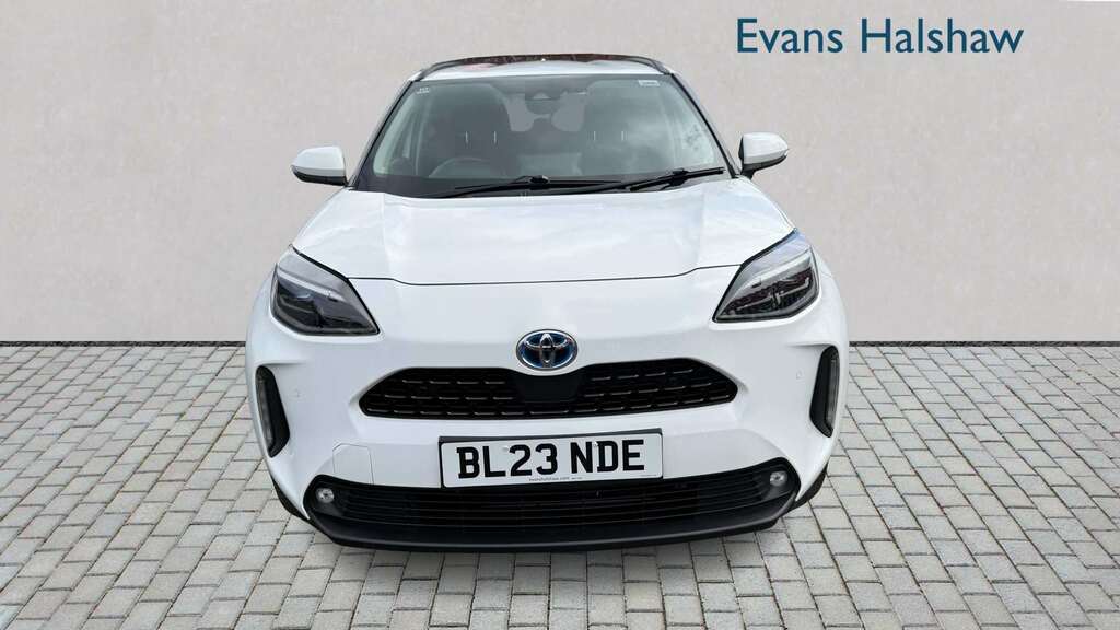 Toyota Yaris Cross 1.5 Hybrid Excel Cvt 2023 BL23NDE White #4