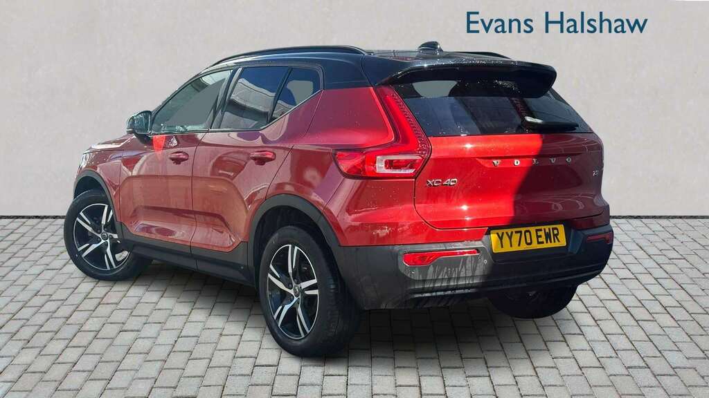 Volvo XC40 1.5 T3 163 R Design Geartronic 2020 YY70EWR Red #2