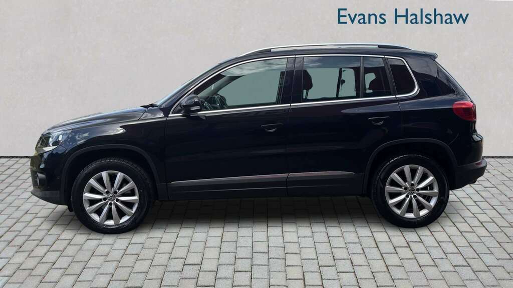 Volkswagen Tiguan 2.0 Tdi Bluemotion Tech Match Dsg 2015 HK64XPU Black #3