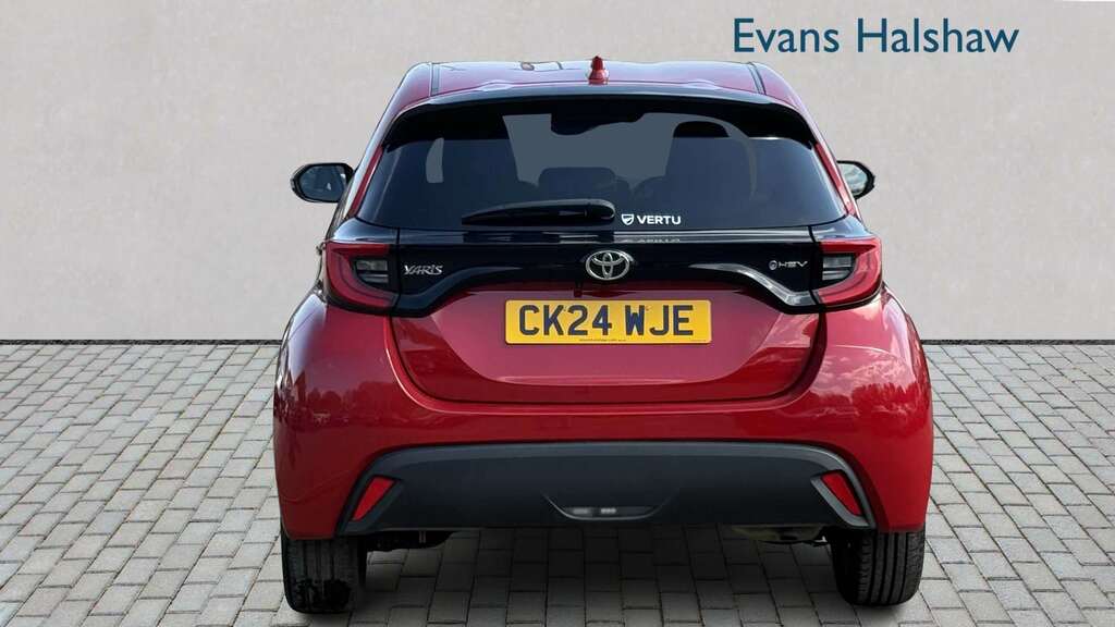 Toyota Yaris 1.5 Hybrid Design Cvt 2024 CK24WJE Red #4