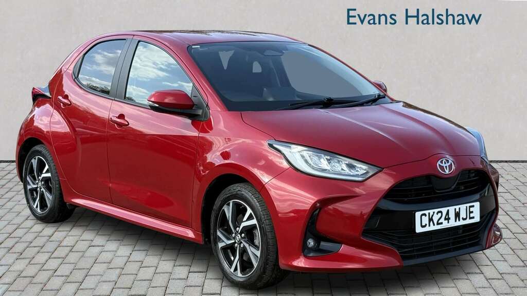 Toyota Yaris 1.5 Hybrid Design Cvt 2024 Red
