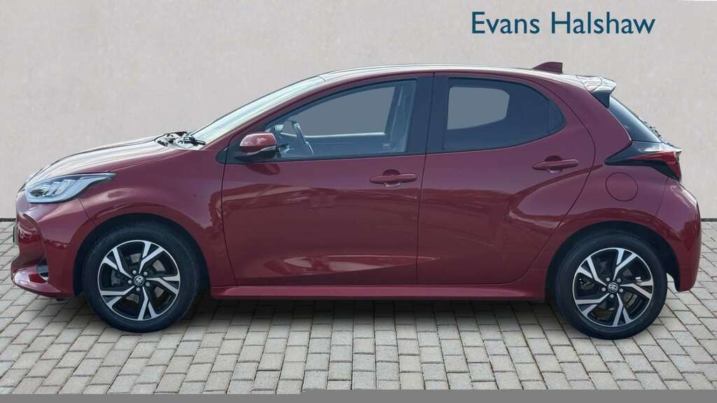 Toyota Yaris 1.5 Hybrid Design Cvt 2024 CK24WJE Red #3