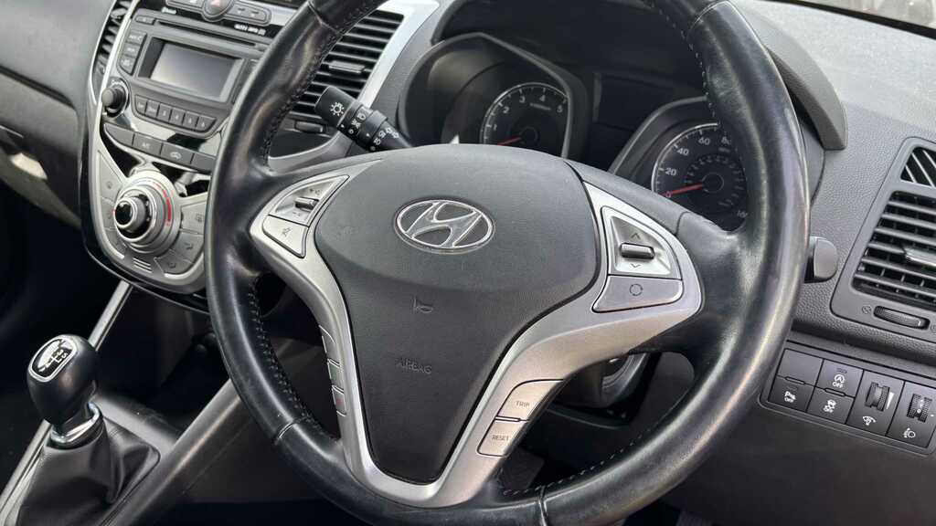 Hyundai Ix20 1.4 Blue Drive Se 2016 Red #6