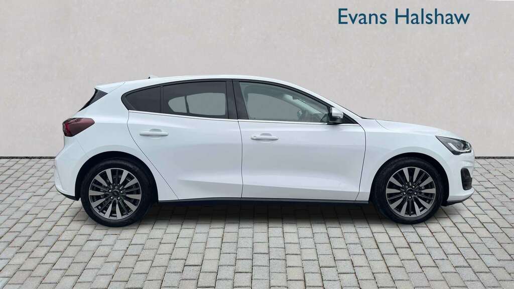 Ford Focus 1.0 Ecoboost Titanium X 2023 KX23RVJ White #2