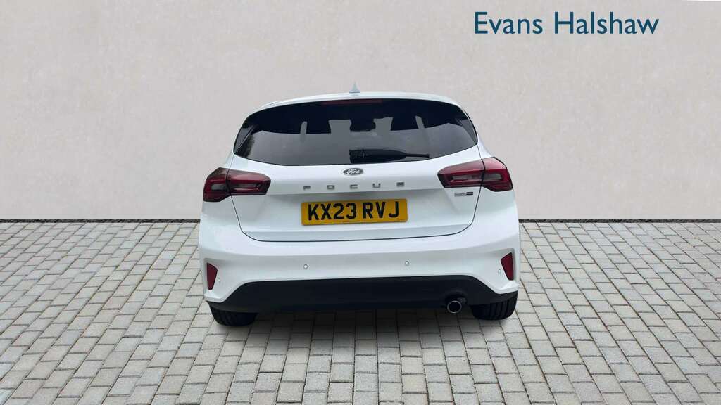 Ford Focus 1.0 Ecoboost Titanium X 2023 KX23RVJ White #4