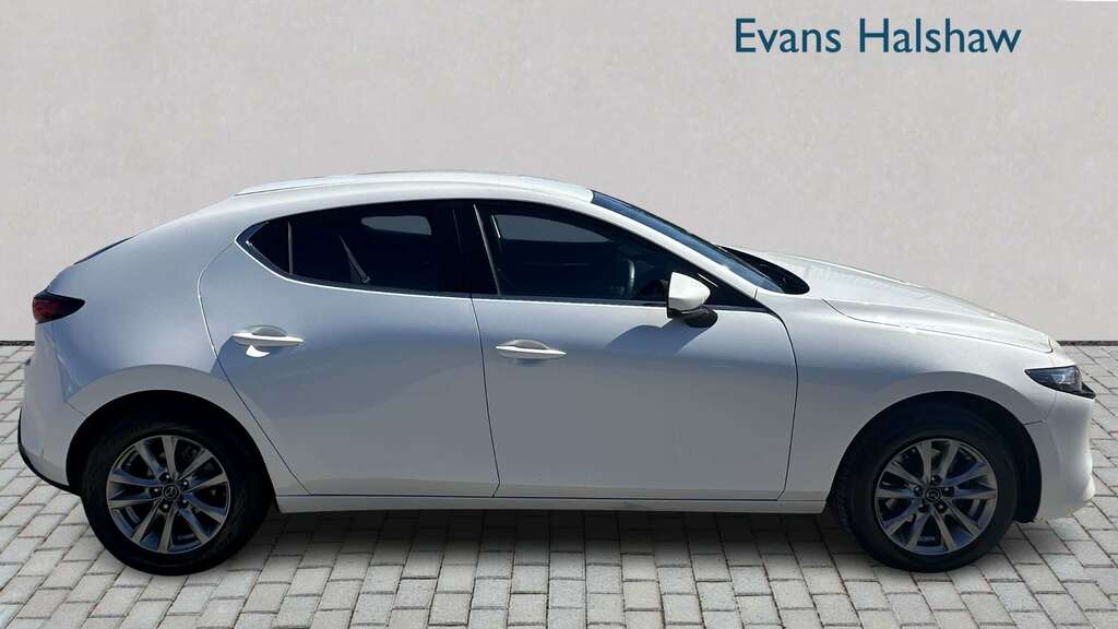 Mazda 3 2.5 E-skyactiv G Mhev 140 Centre-line 2025 ML25TRV White #6