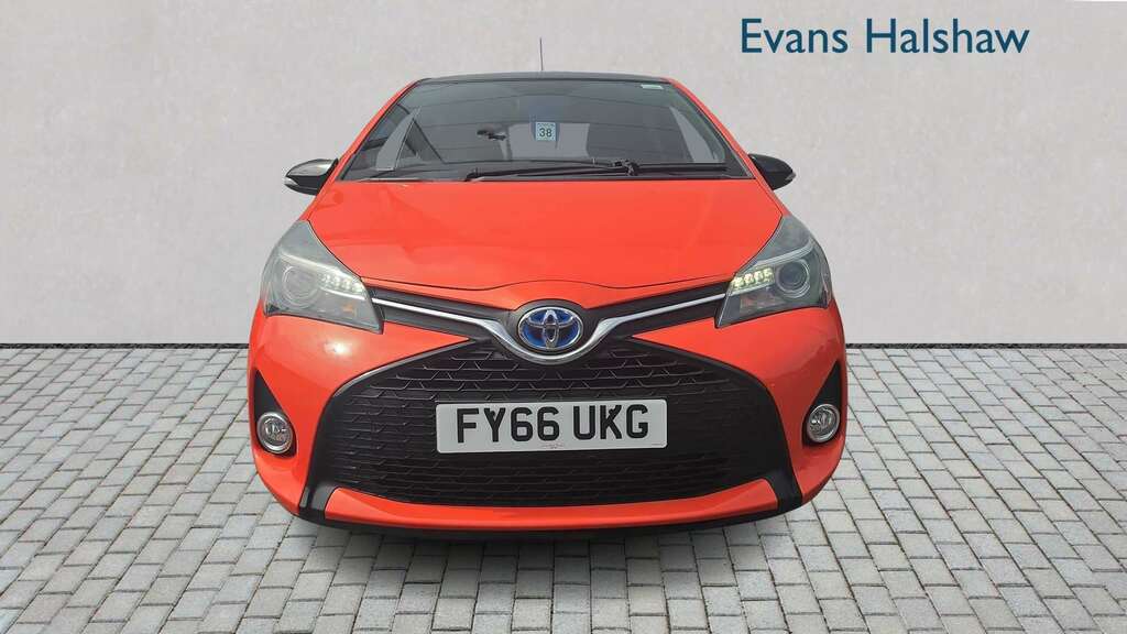 Toyota Yaris 1.5 Hybrid Orange Edition Cvt 2016 FY66UKG Orange #4