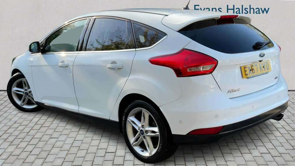 Ford Focus 1.5 Ecoboost Titanium Navigation 2017 White #2