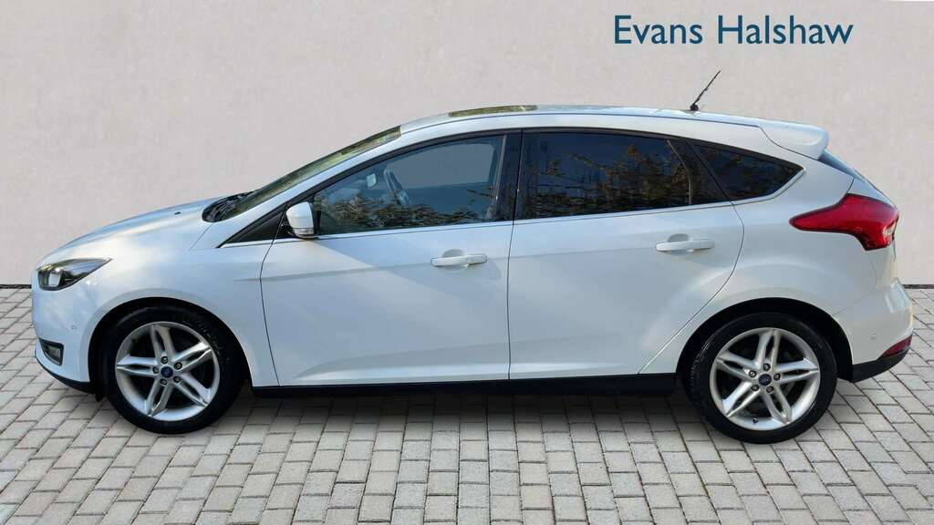 Ford Focus 1.5 Ecoboost Titanium Navigation 2017 White #3